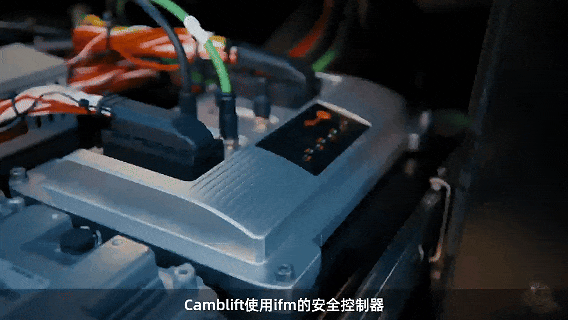 1758612008816897.gif 1.gif